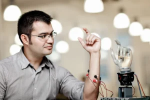 Pencapaian Masa Depan, Teknologi Mind-Controlled Prosthetics